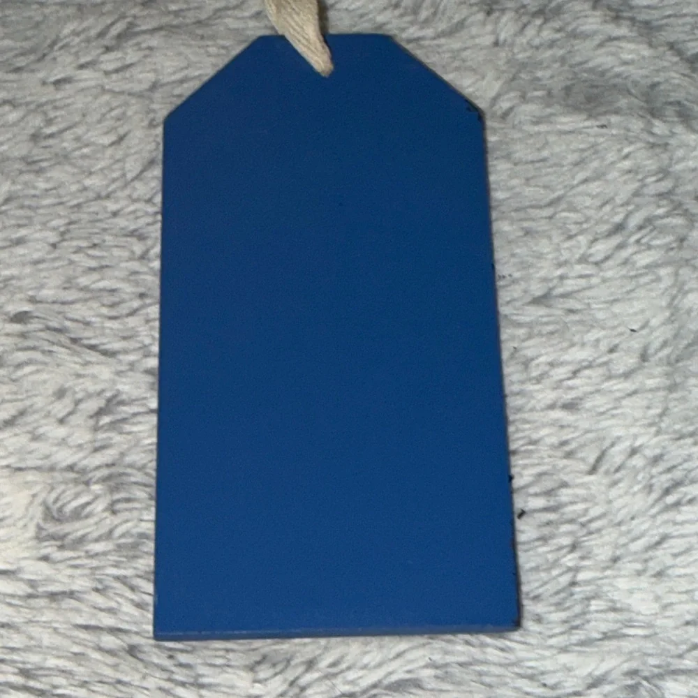 Primitives by Kathy Decorative Wine Tag Design Queen Of Damn‎ Near Everything